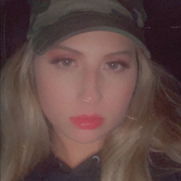 Meet your Posher, Leann - Picture 1 of 1